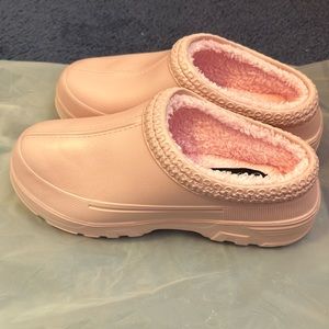 Pink Casual Clogs